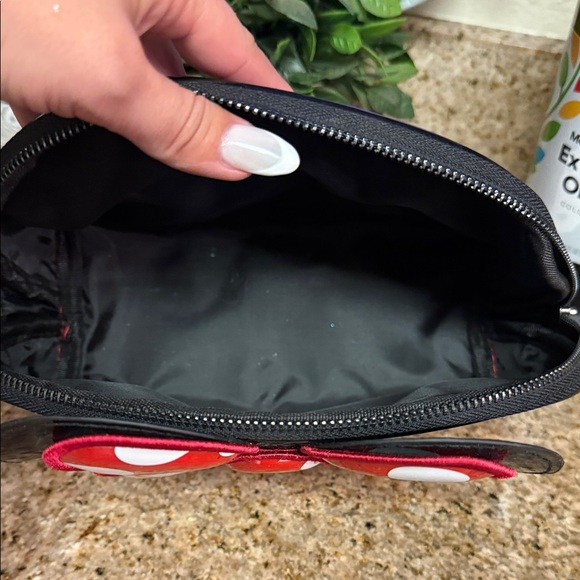 The Crème Shop | Minnie Mouse Red Polka Dot Kids Cosmetic Bag - Picture 5 of 8